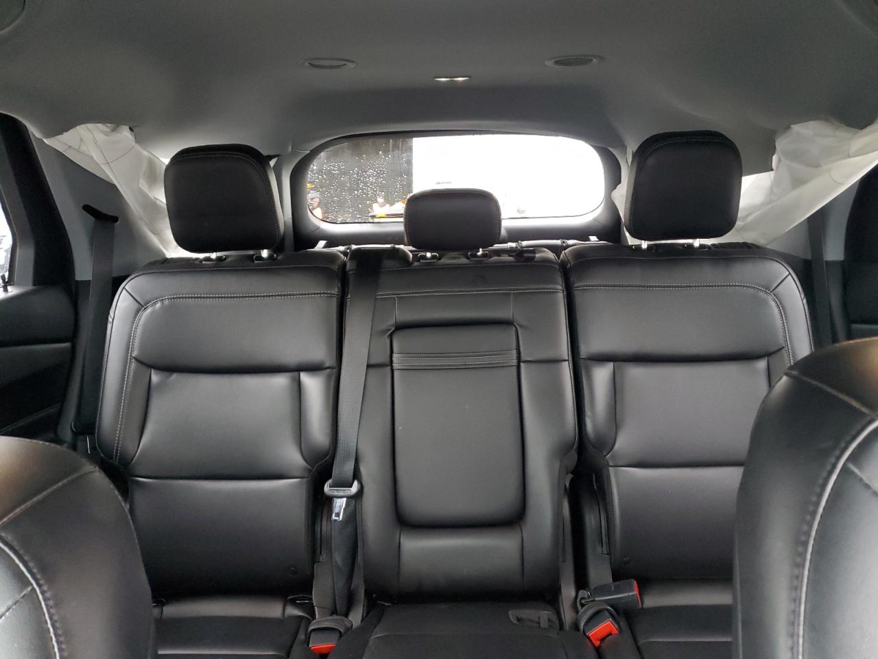 Ford Explorer Xlt Image 8