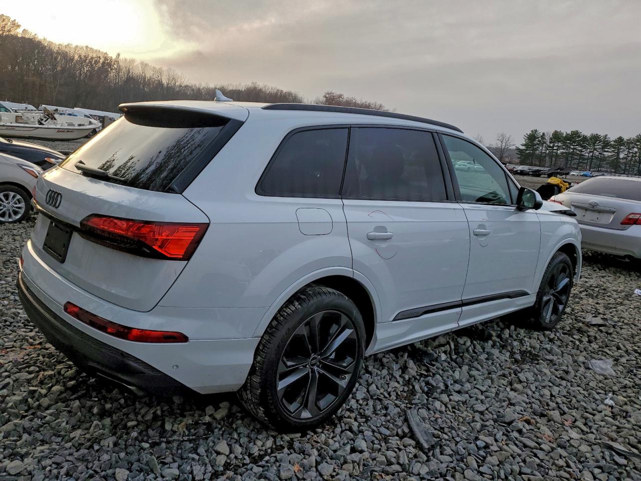 Audi Q7 Premium Plus Image 2