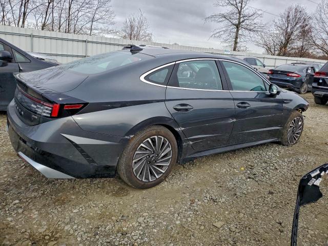 Hyundai SONATA Hybrid Image 5