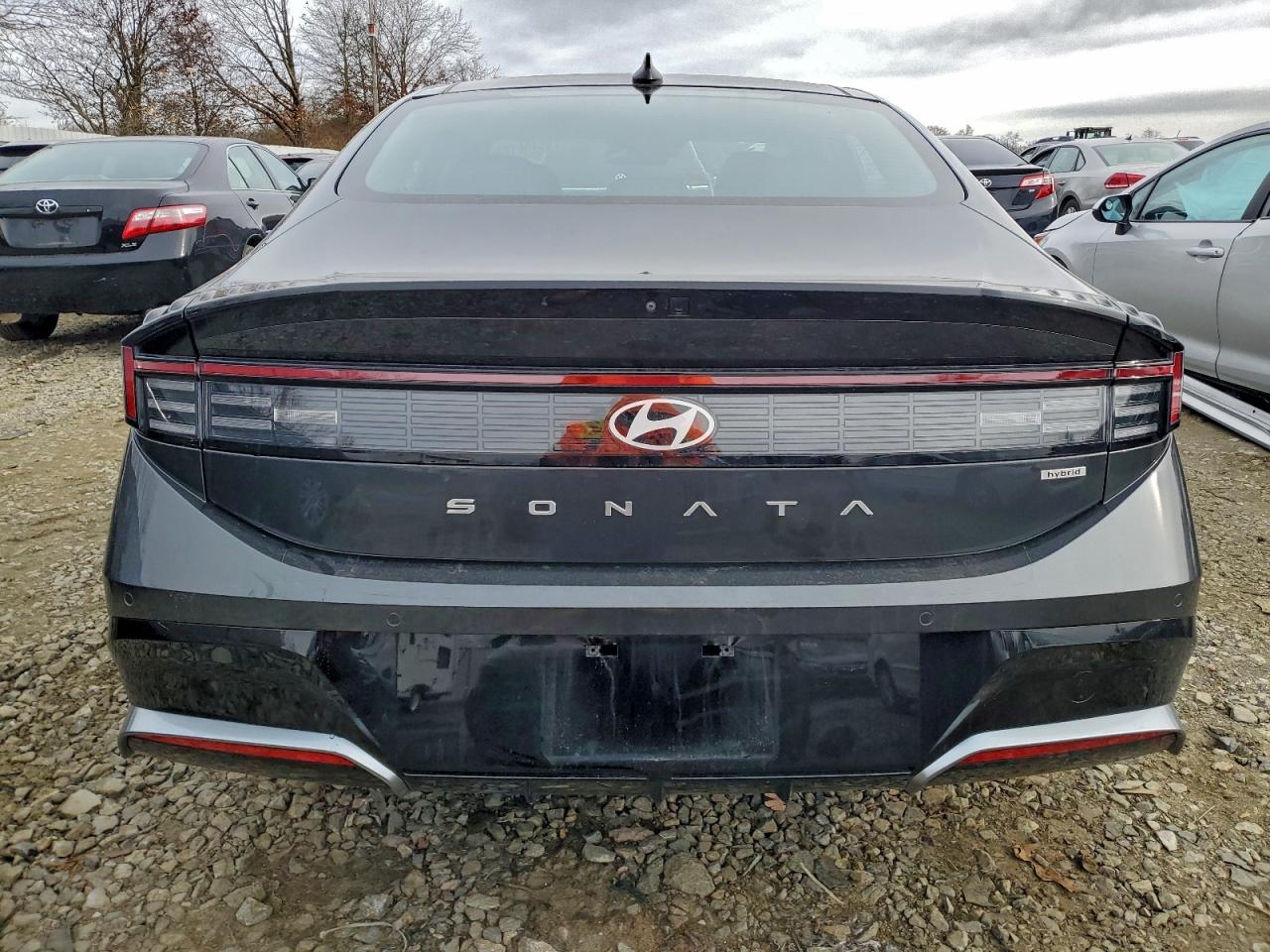 Hyundai SONATA Hybrid Image 3