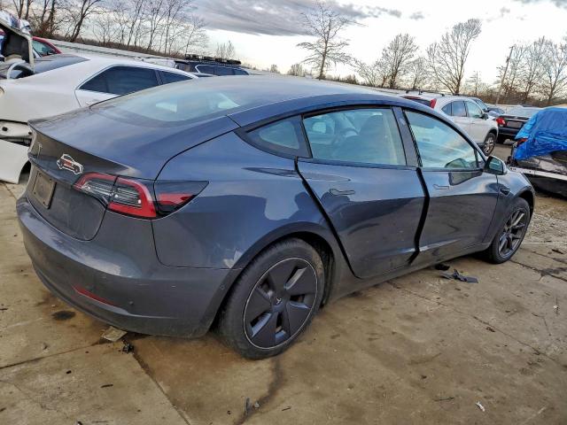 Tesla Model 3 Image 5