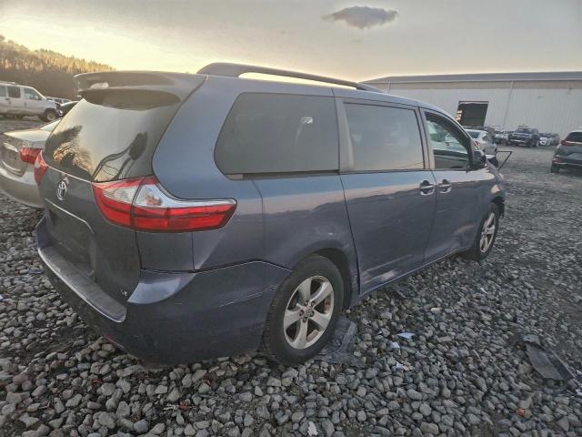 Toyota Sienna Le Image 3