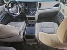 Toyota Sienna Le Image 7