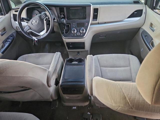 Toyota Sienna Le Image 7