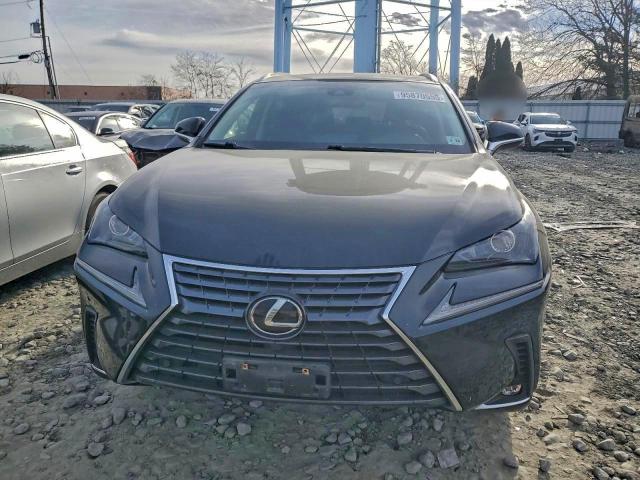 Lexus NX 300 Base Image 3