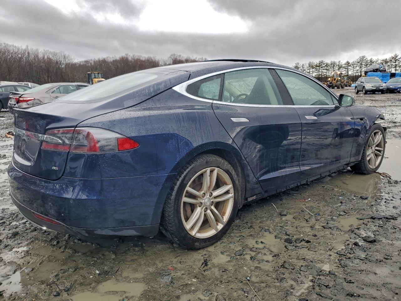Tesla Model S Image 6