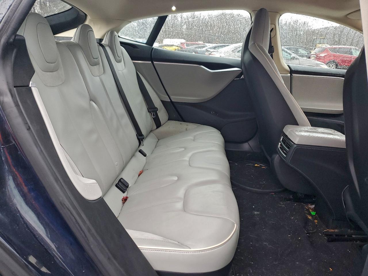 Tesla Model S Image 3