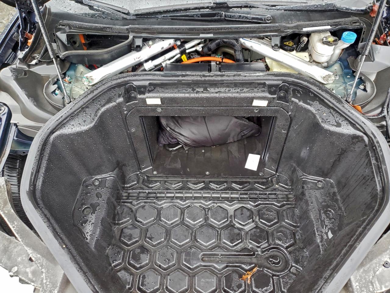 Tesla Model S Image 9