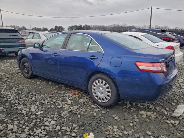 Toyota Camry Base Image 2