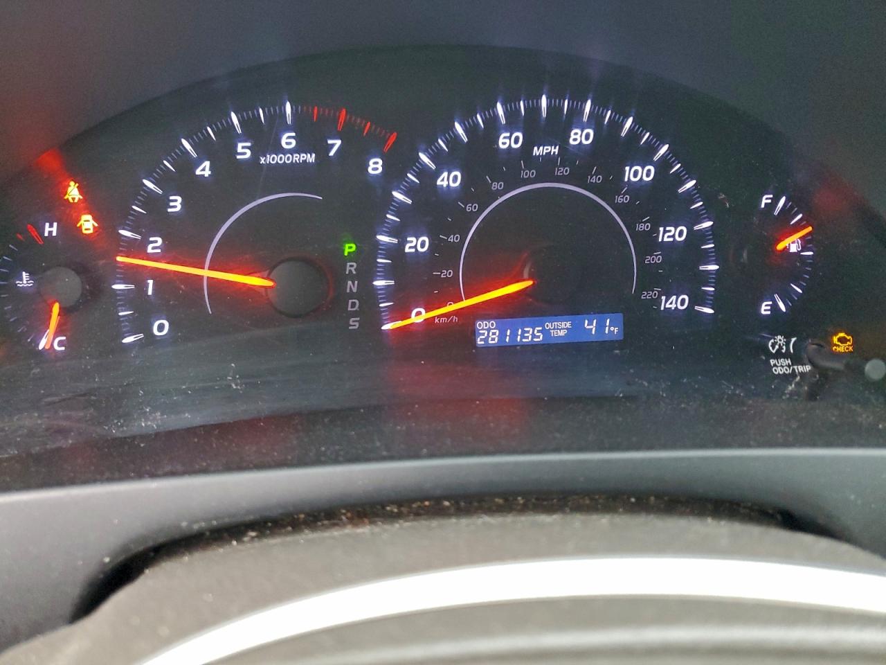 Toyota Camry Base Image 9