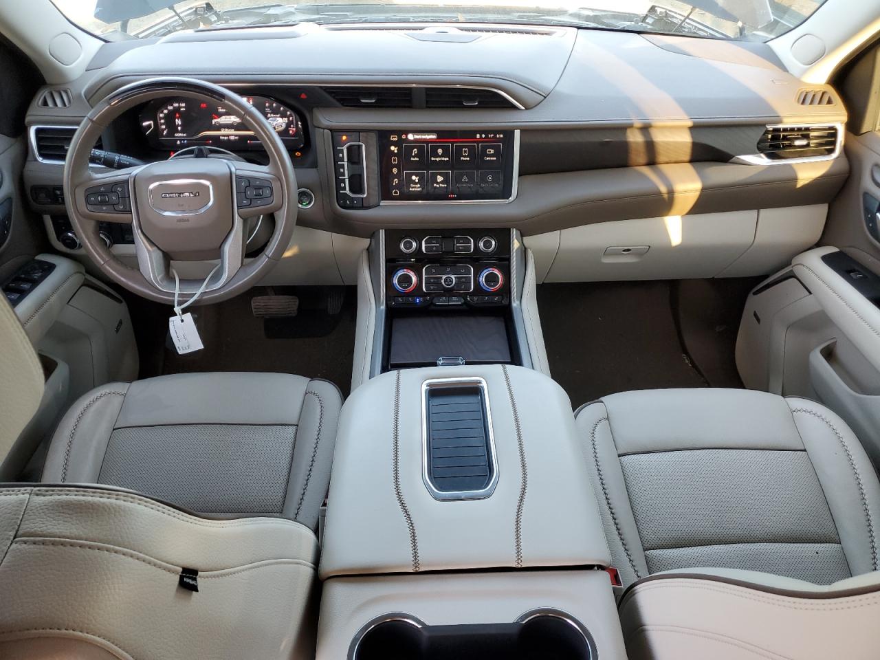 GMC Yukon Denali Image 12