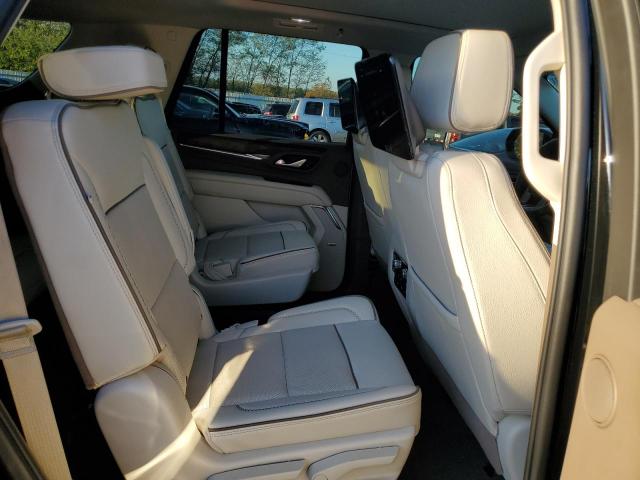 GMC Yukon Denali Image 11