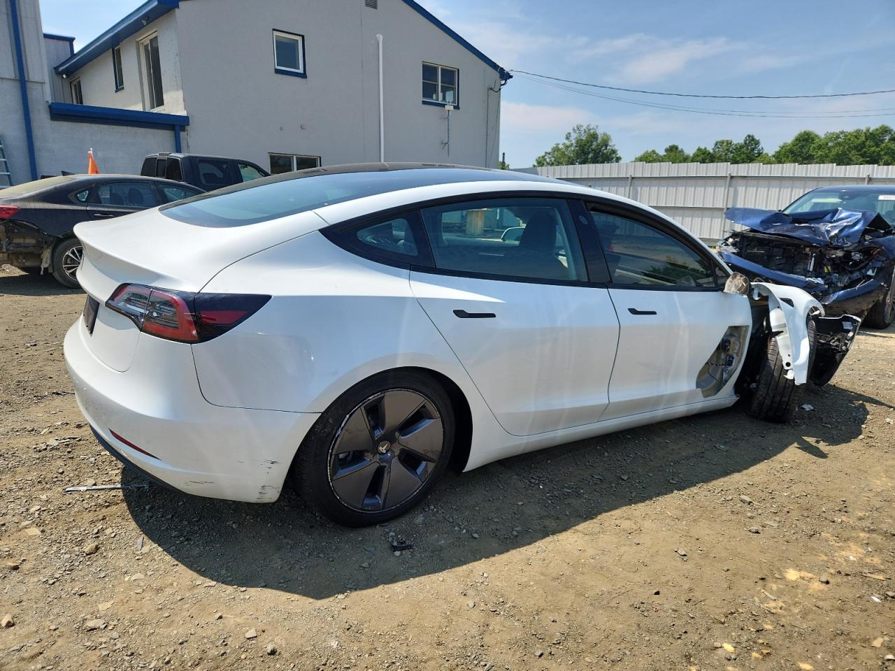 Tesla Model 3 Image 8