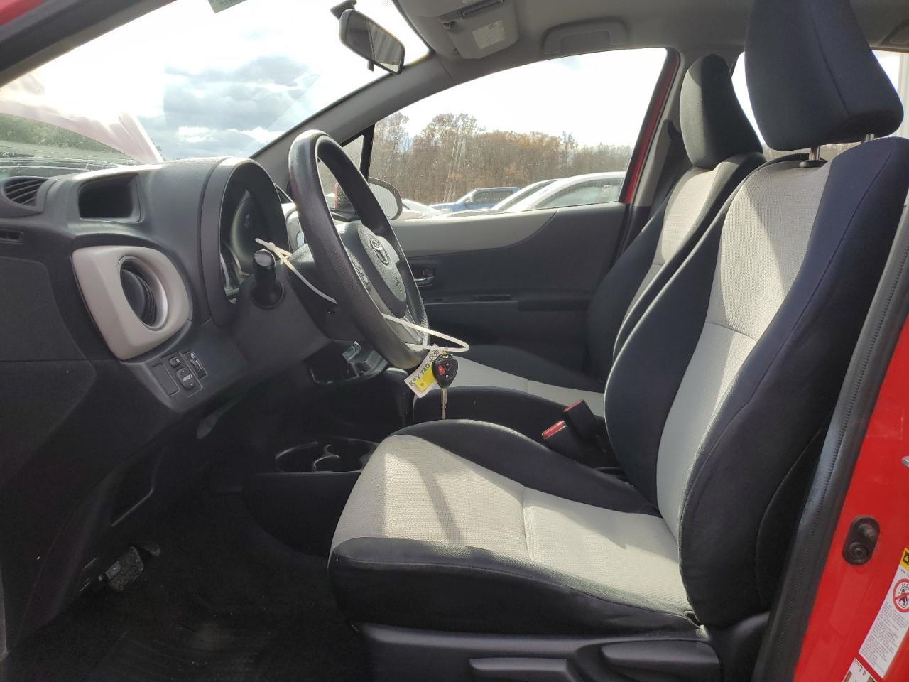 Toyota Yaris Image 9