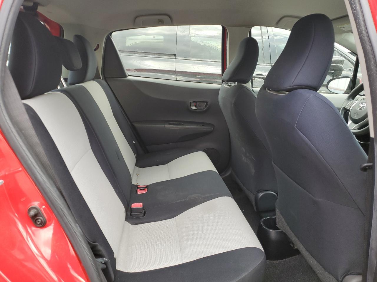 Toyota Yaris Image 4