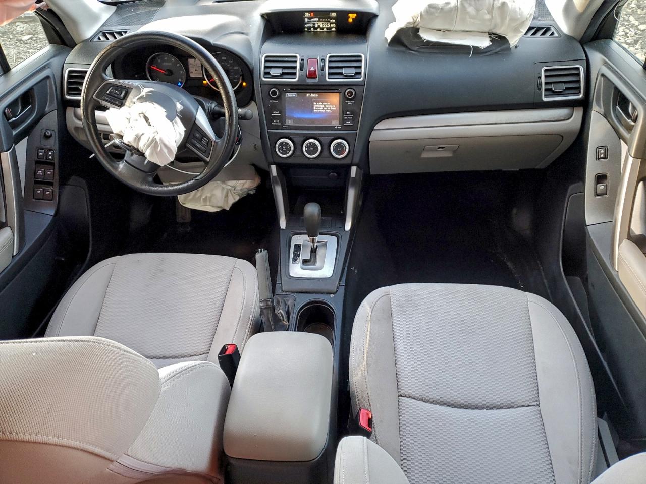 Subaru Forester 2.5i Image 8