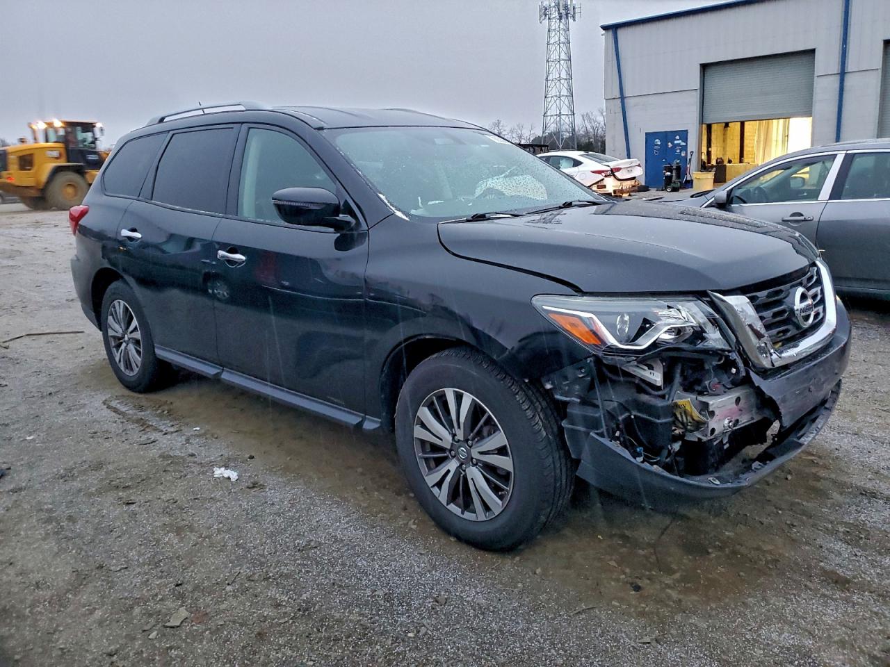 Nissan Pathfinder S Image 2