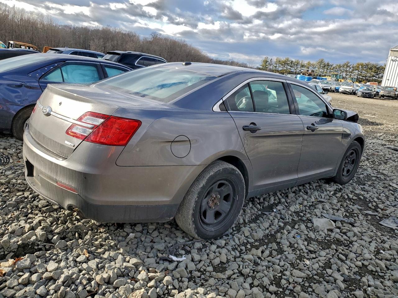 Ford Taurus Police Interceptor Image 6