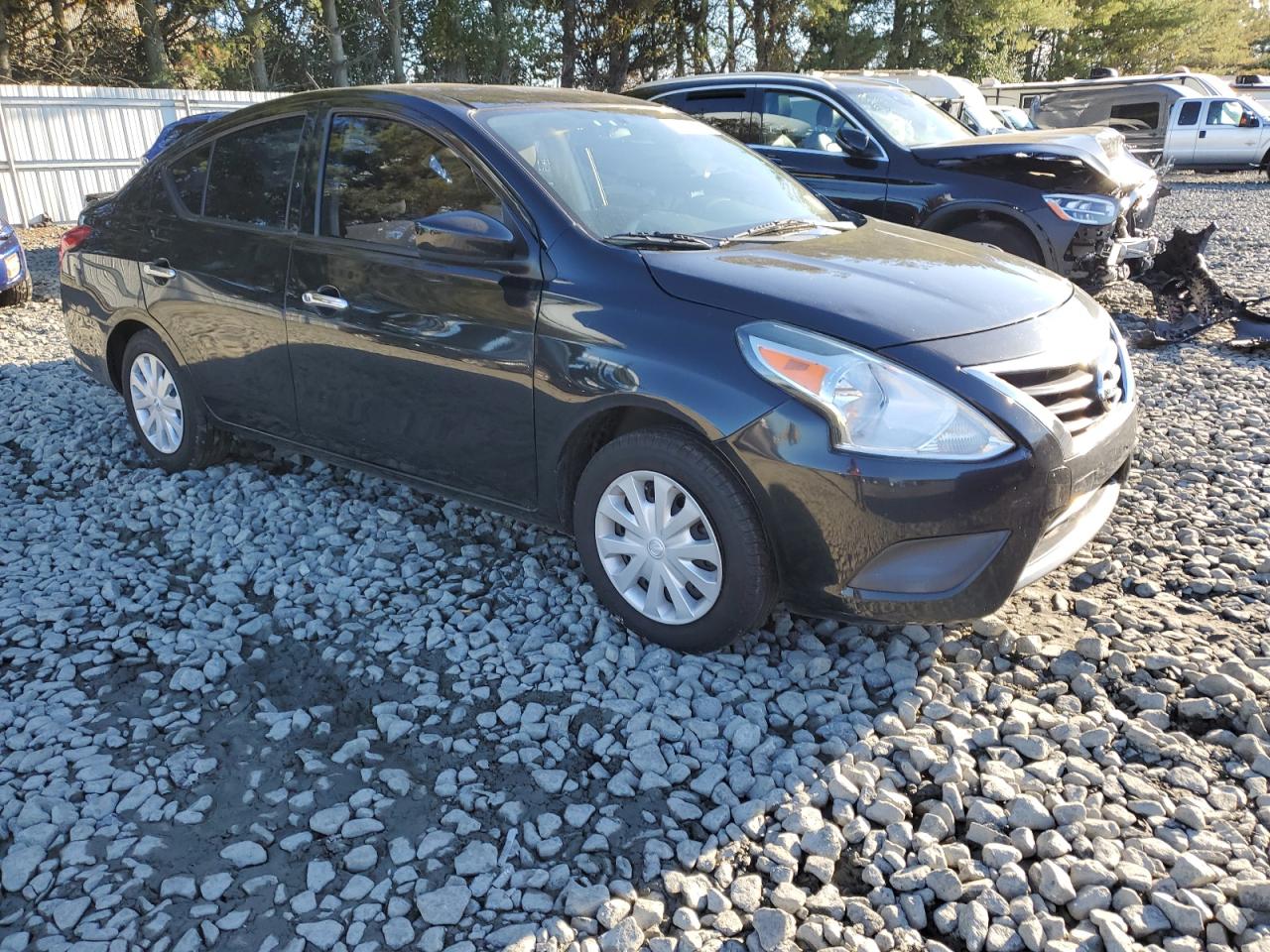 Nissan Versa S Image 5