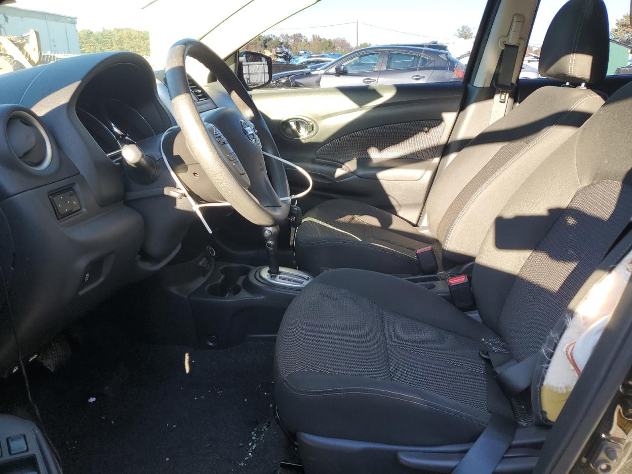 Nissan Versa S Image 4