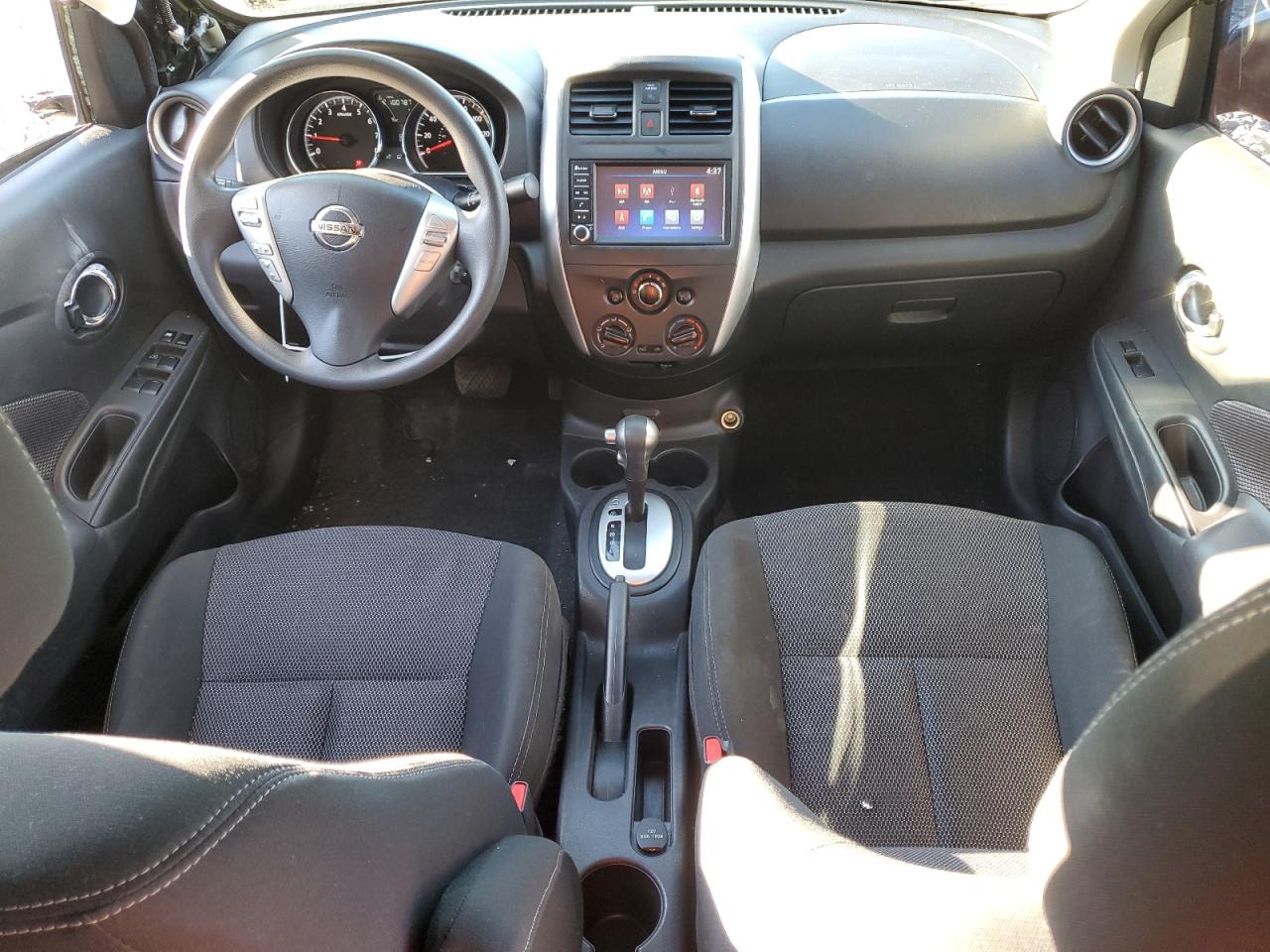 Nissan Versa S Image 8