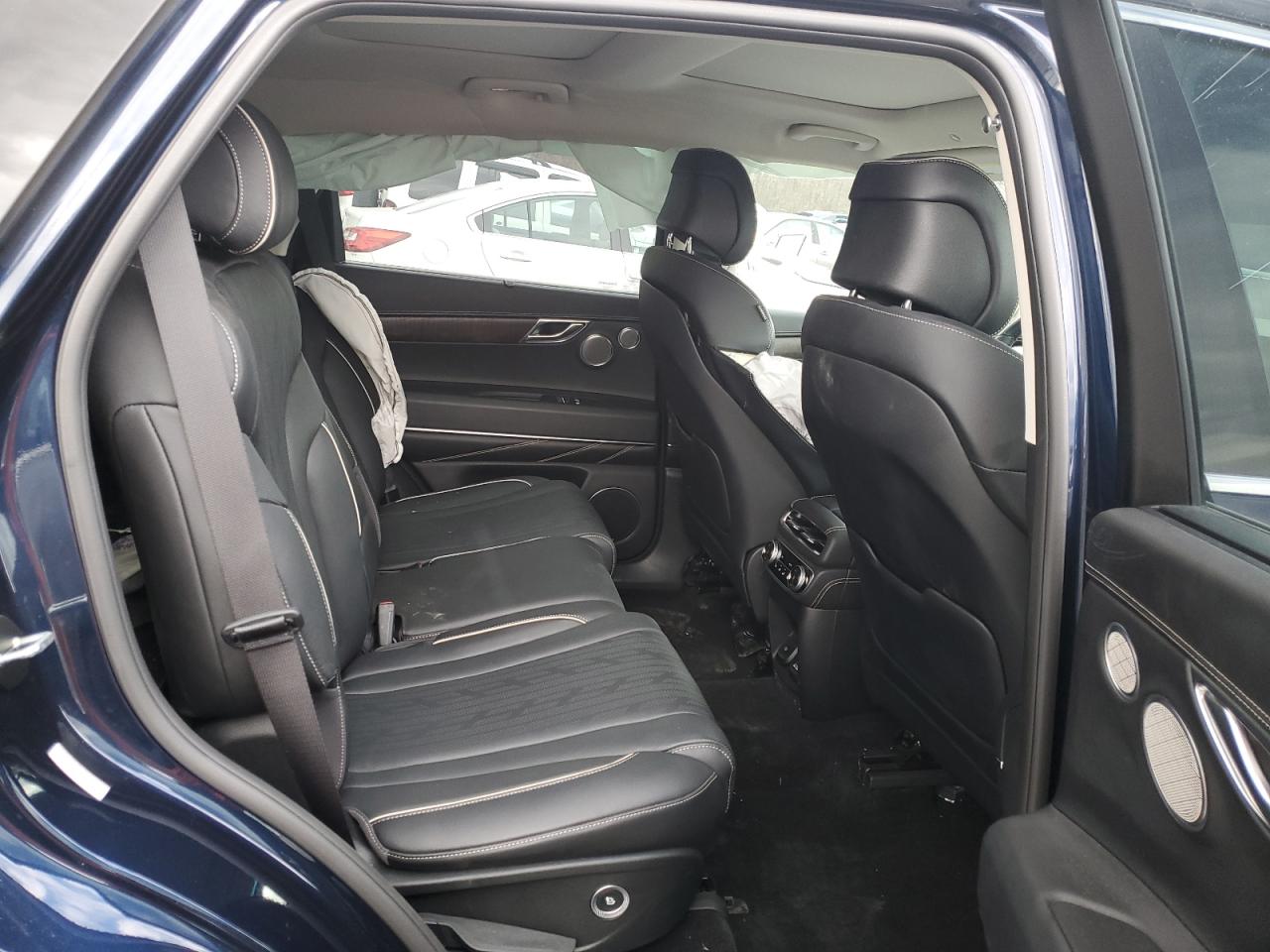 Genesis GV80 Base Image 9