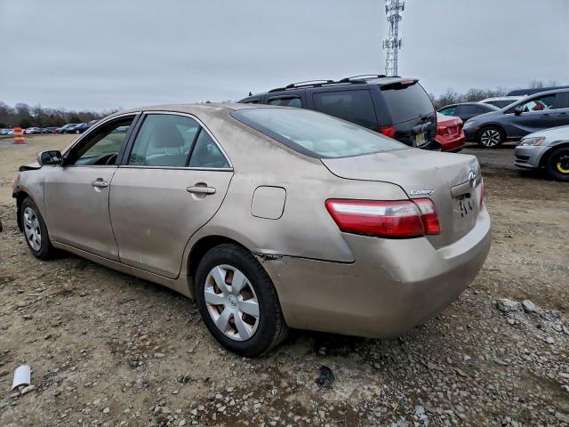 Toyota Camry Base Image 3