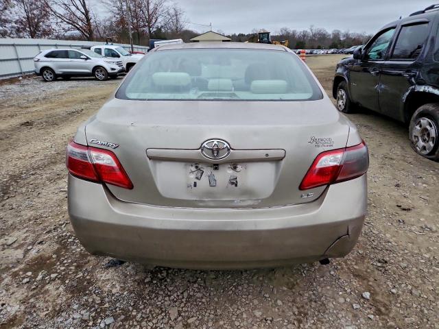 Toyota Camry Base Image 10