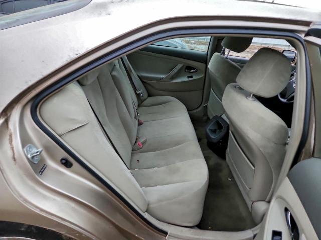 Toyota Camry Base Image 12