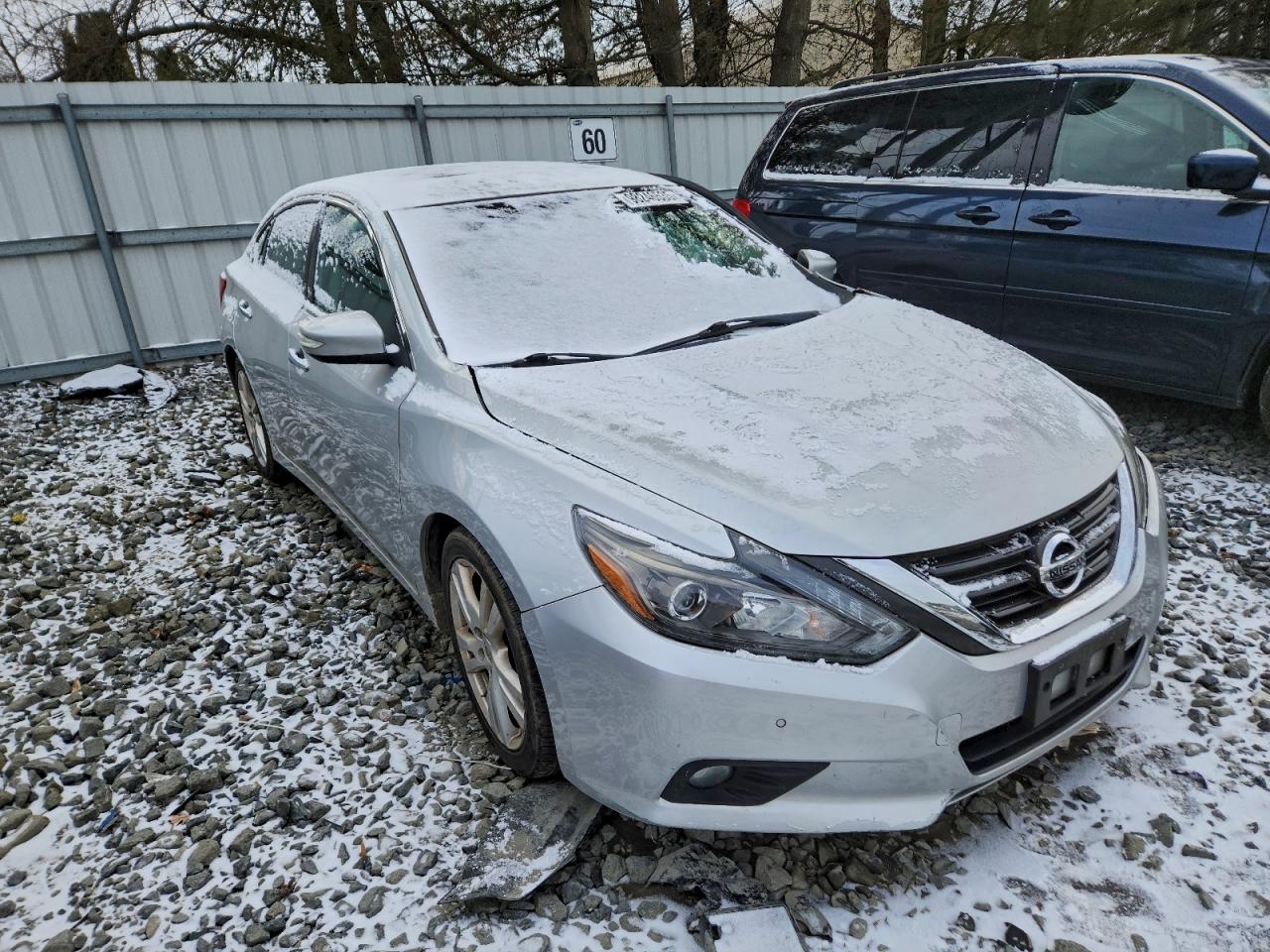 Nissan Altima 3.5sl Image 6