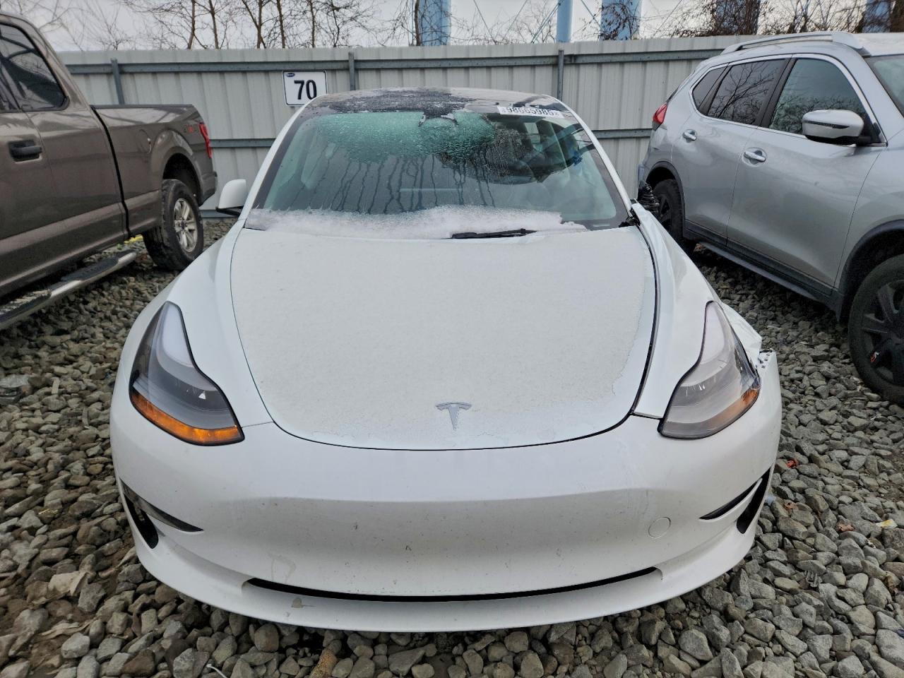 Tesla Model 3 Image 4