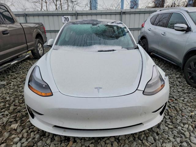 Tesla Model 3 Image 4
