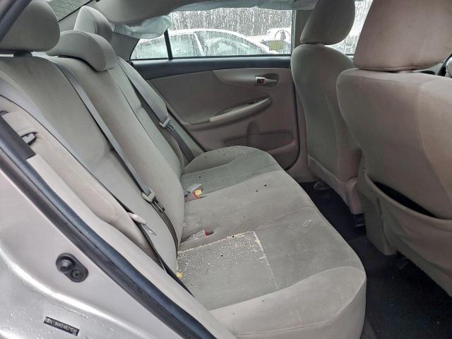 Toyota Corolla Base Image 7