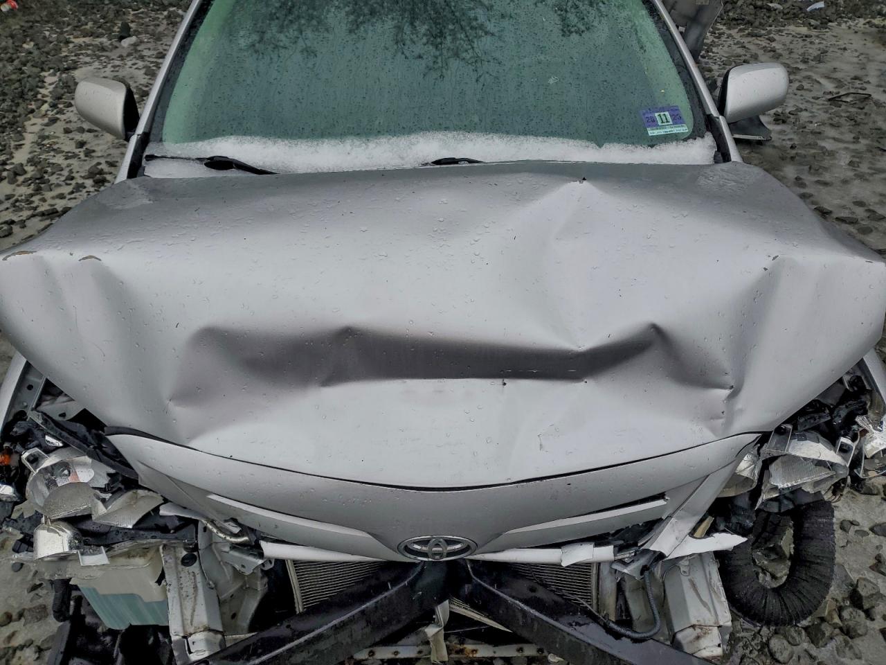 Toyota Corolla Base Image 9