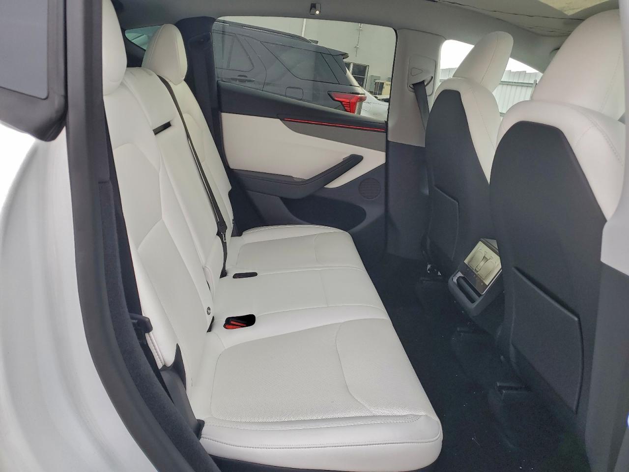 Tesla Model Y Image 10