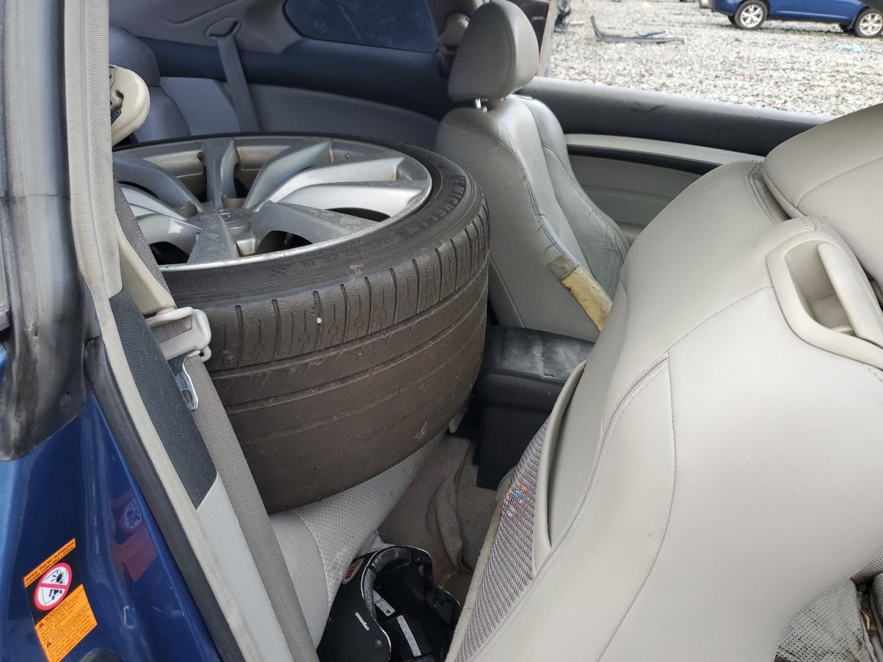 INFINITI G37 Base Image 8