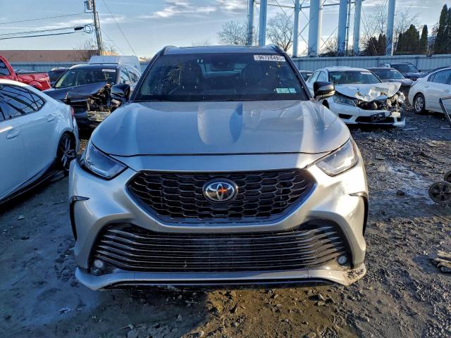 Toyota Highlander Xse Image 3