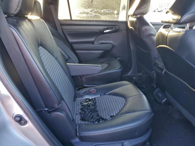 Toyota Highlander Xse Image 13