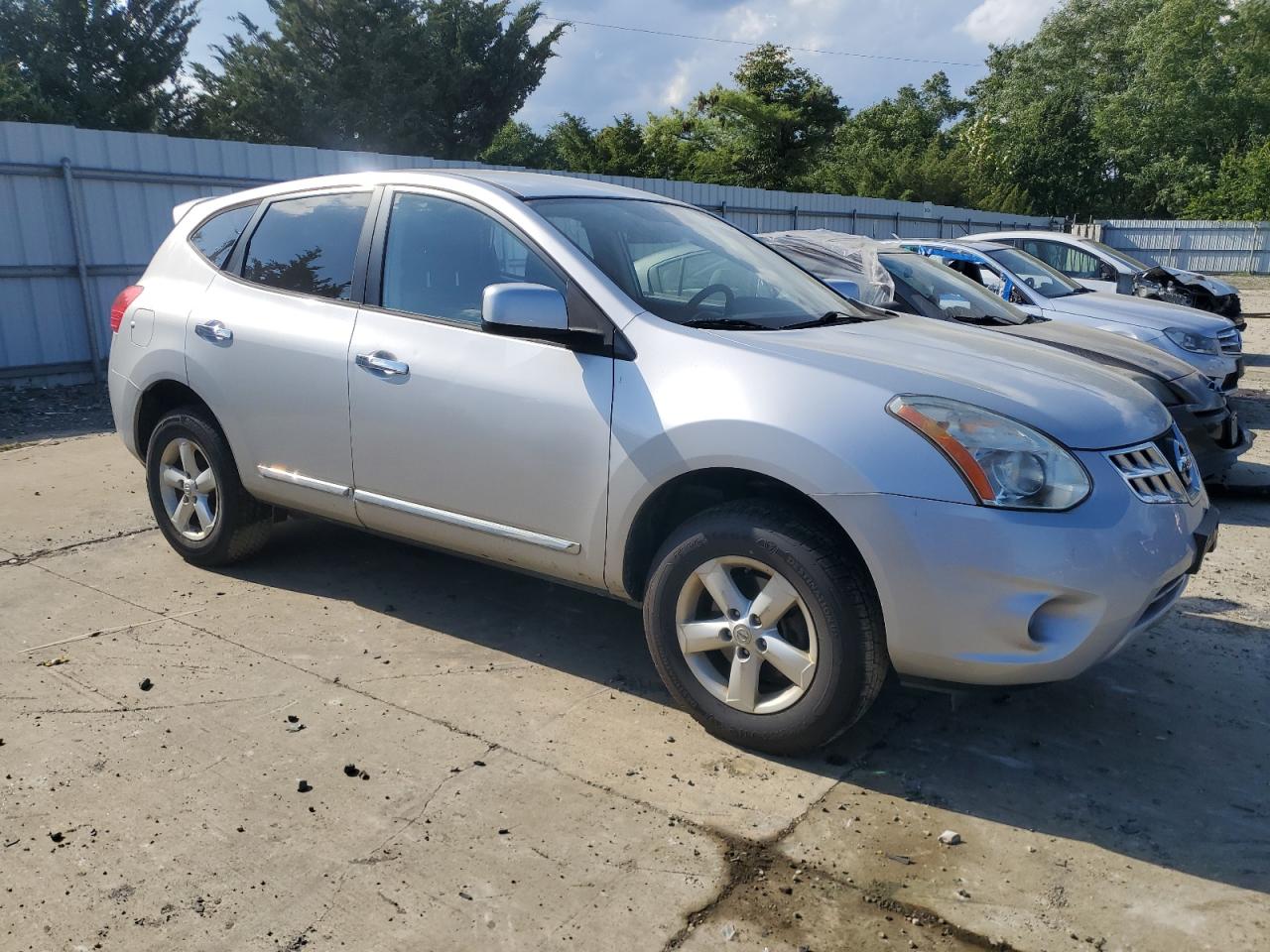 Nissan Rogue S Image 4