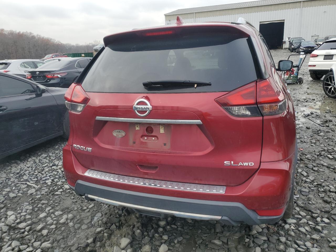 Nissan Rogue S Image 4