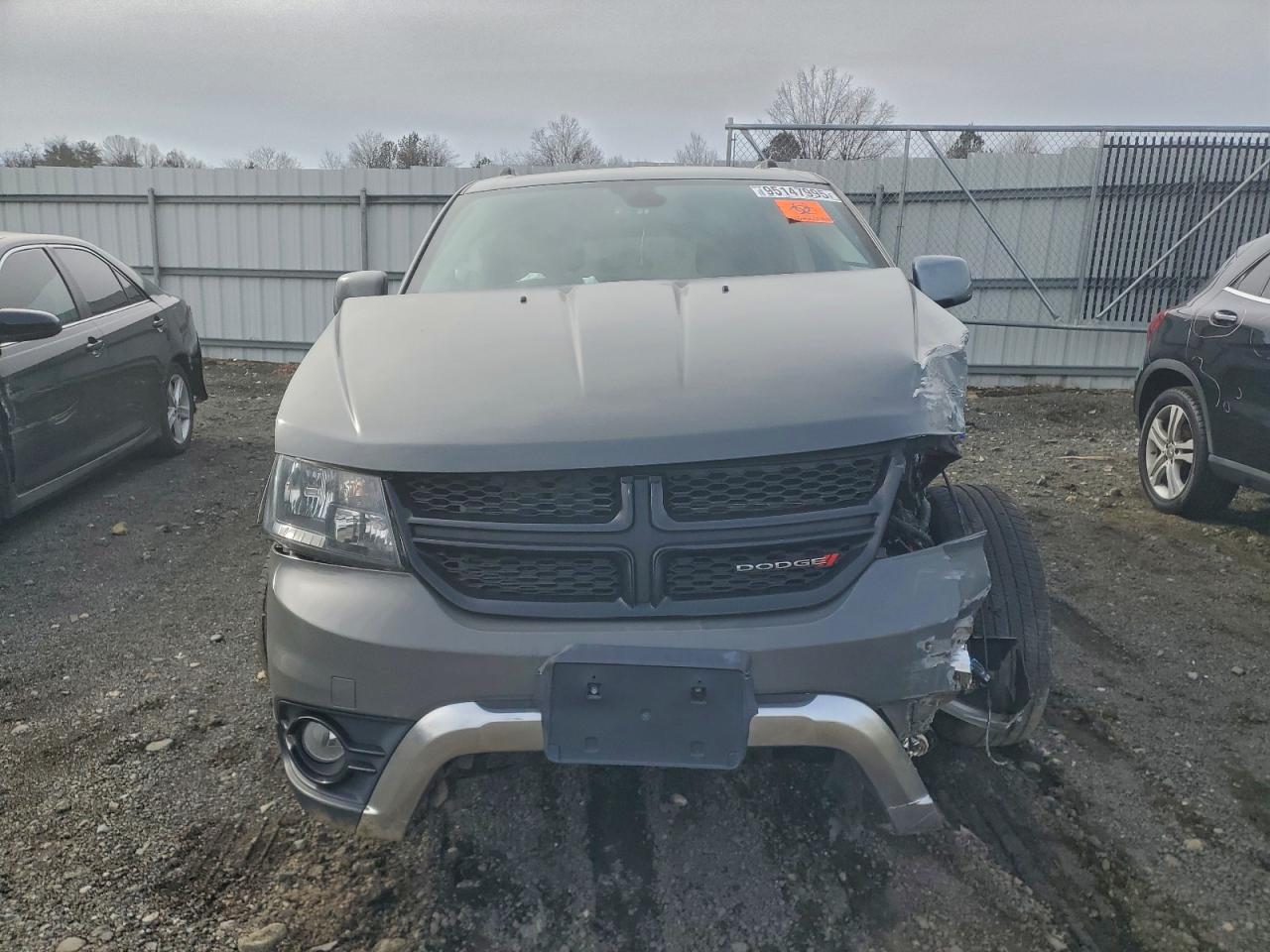 Dodge Journey Crossroad Image 8