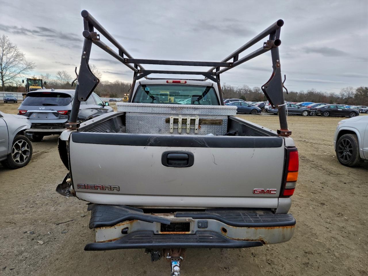 GMC Sierra K2500 Heavy Duty Image 5