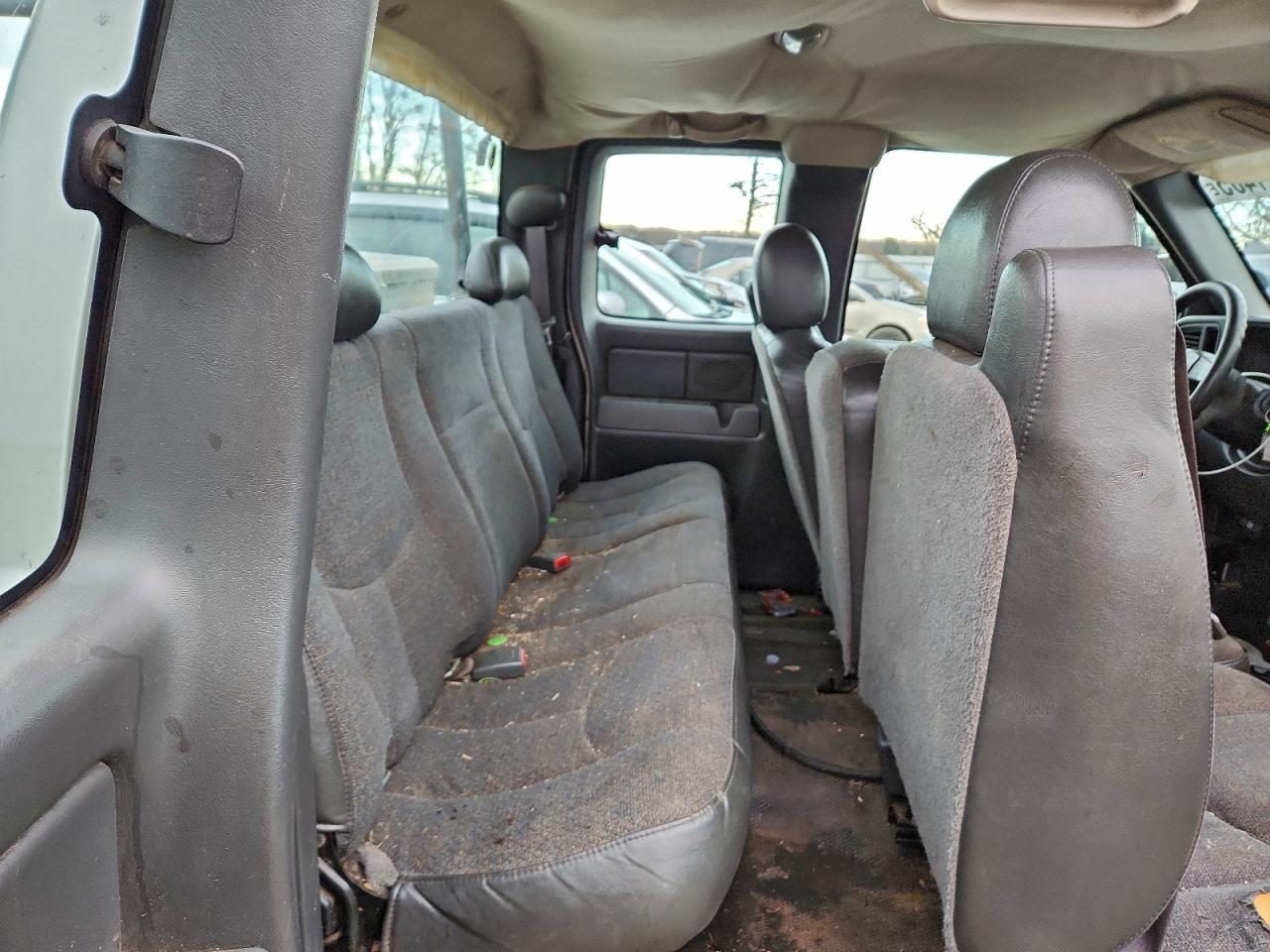 GMC Sierra K2500 Heavy Duty Image 9