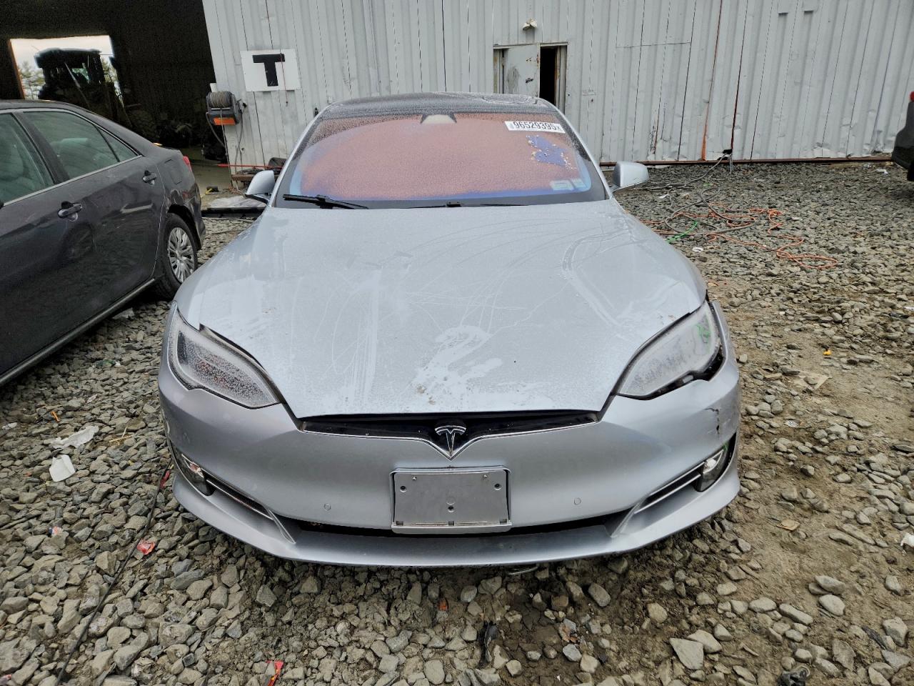 Tesla Model S Image 10