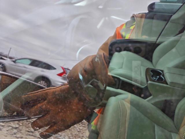 Tesla Model S Image 8