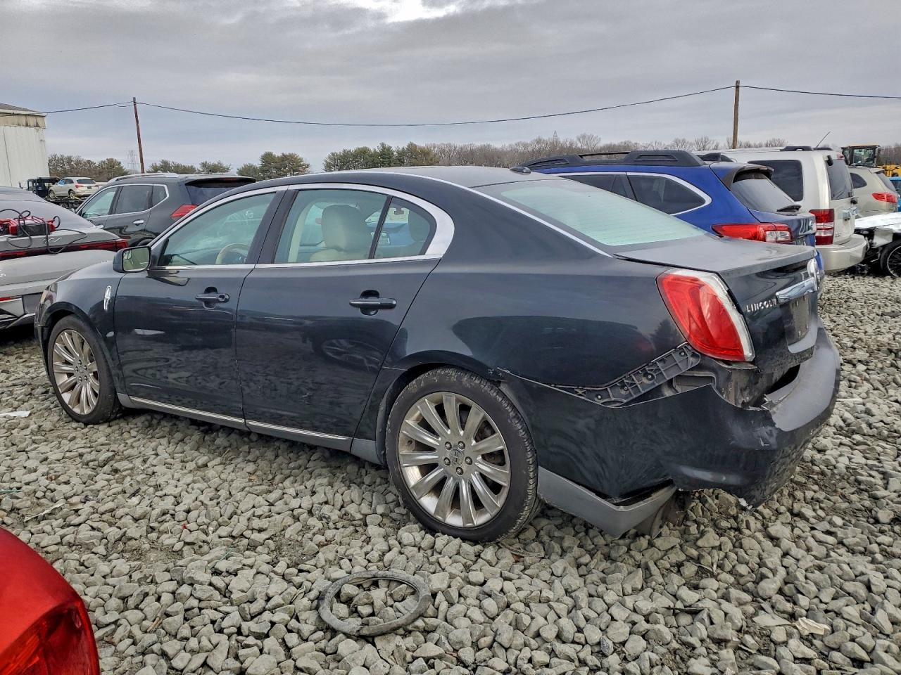 Lincoln MKS Image 10