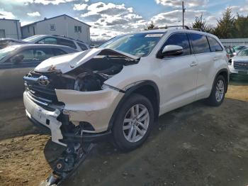  Salvage Toyota Highlander