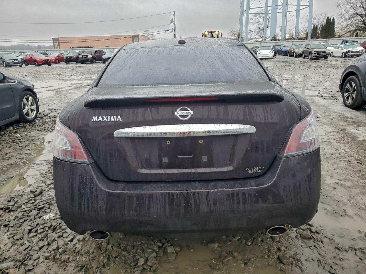 Nissan Maxima S Image 11