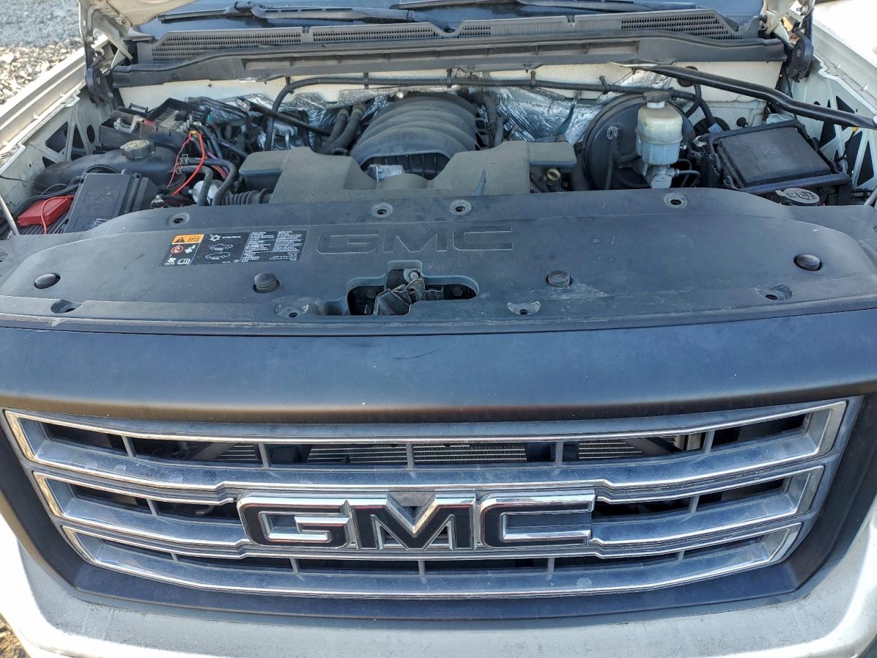 GMC Sierra K1500 Sle Image 3