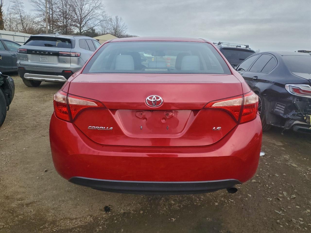 Toyota Corolla L Image 2